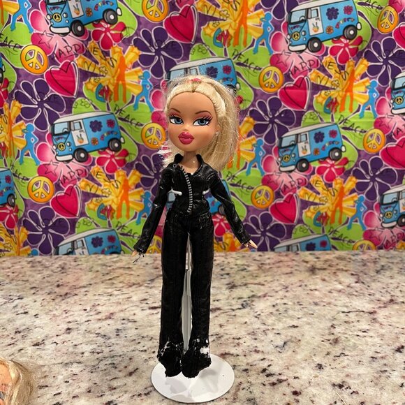 MGA Bratz Doll Dynamite Cloe Doll Black outfit & NO Shirt (Lot 15) - Picture 3 of 6